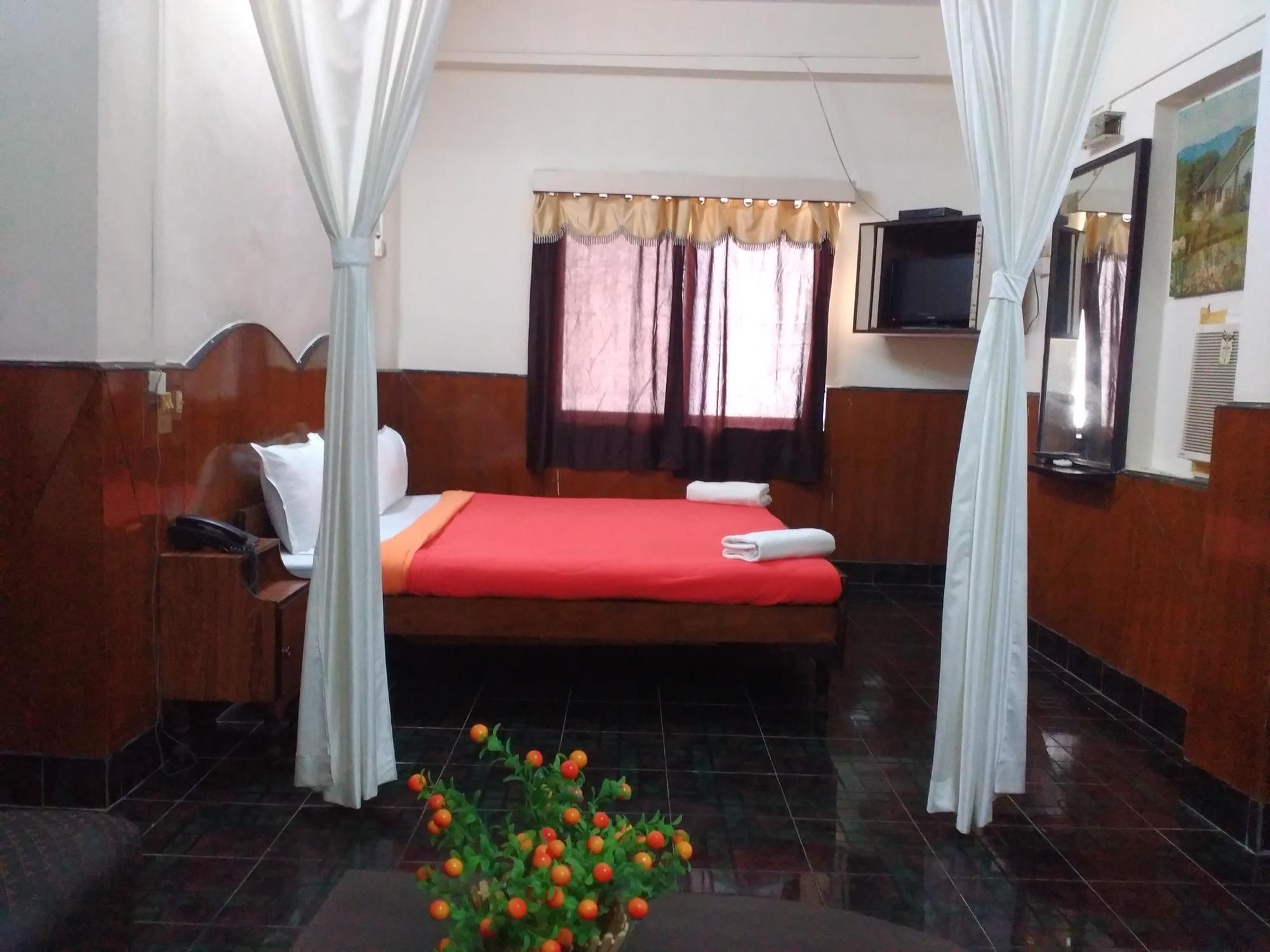 Diamond Hotel Daman Exterior photo