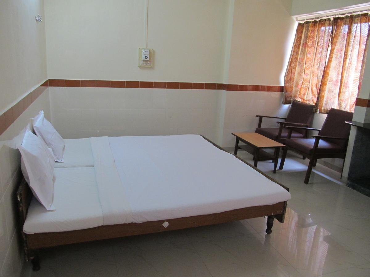 Diamond Hotel Daman Room photo