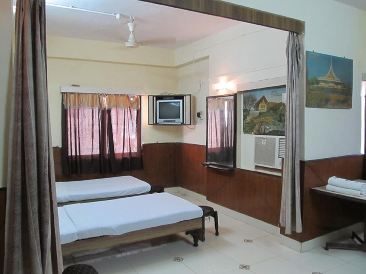 Diamond Hotel Daman Room photo