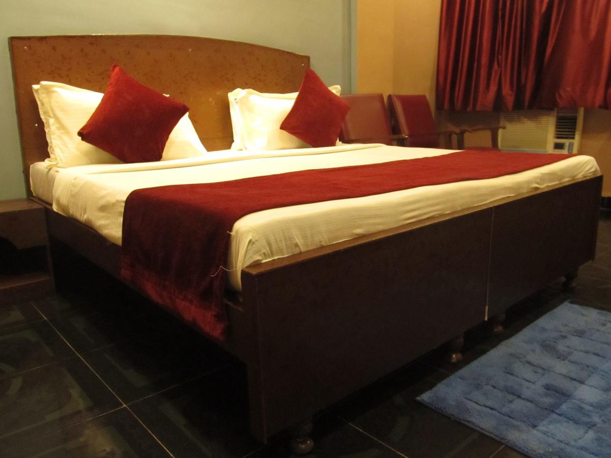 Diamond Hotel Daman Exterior photo